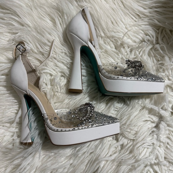 Betsy Johnson Women’s Cher Platform Pump Pointed Toe - Picture 4 of 8